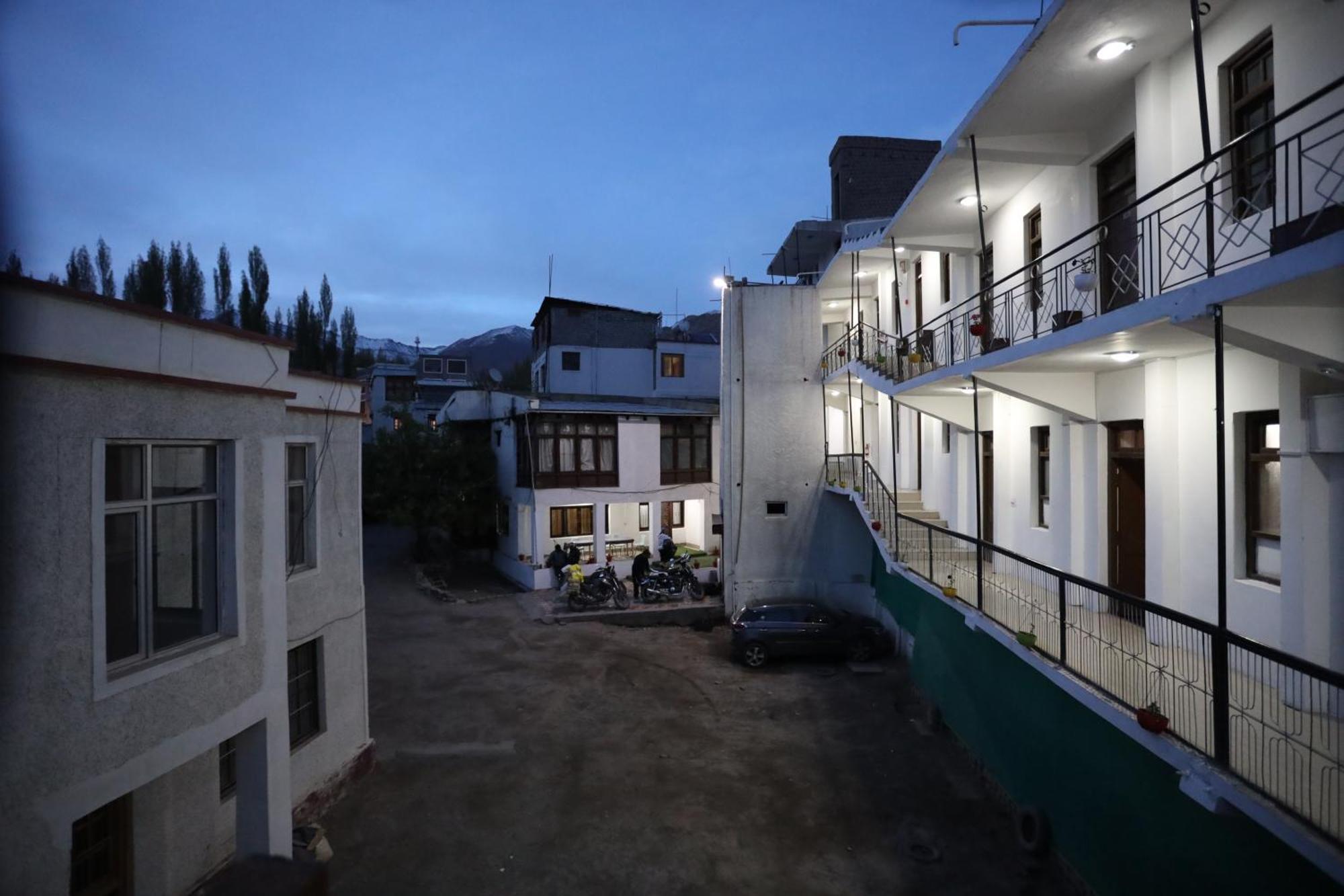 Hotel Jan Palace Leh Buitenkant foto