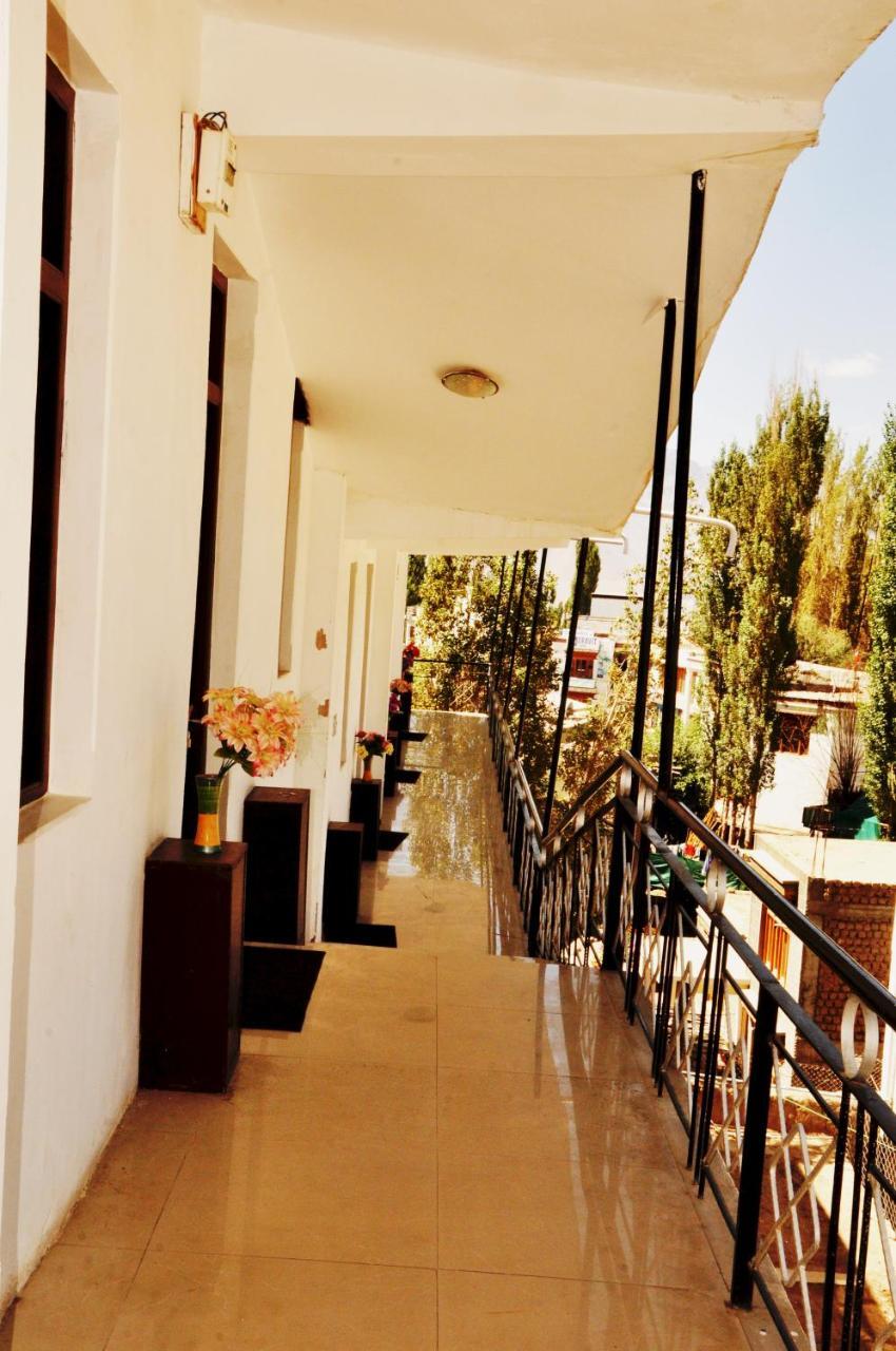 Hotel Jan Palace Leh Buitenkant foto