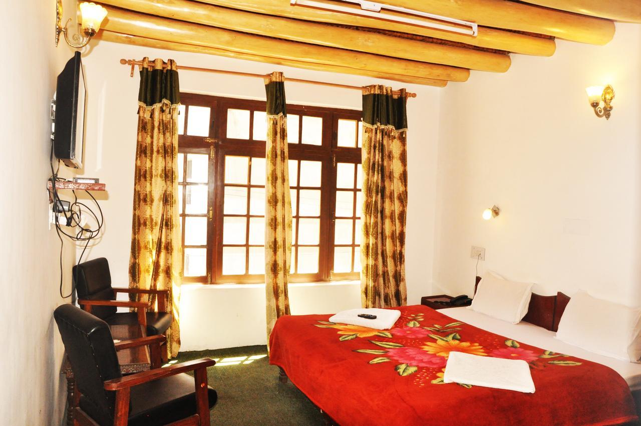 Hotel Jan Palace Leh Buitenkant foto